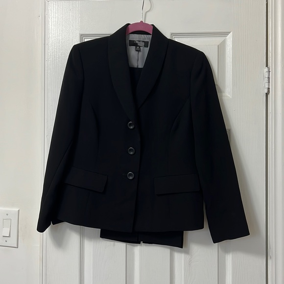 Black jacket in size 10P - Picture 1 of 1